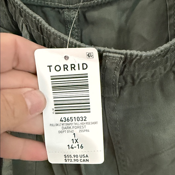 Green Drawstring Shorts - Picture 5 of 7